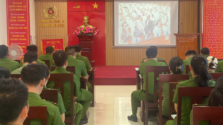 Công an xã Đô Lương tham gia Hội nghị quán triệt các nghị quyết, chỉ thị của Bộ Chính trị