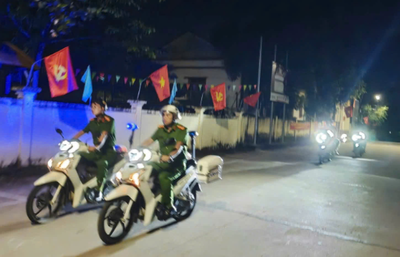 Công an xã Tân An tuần tra, kiểm soát tại khu vực tiềm ẩn nguy cơ mất an toàn