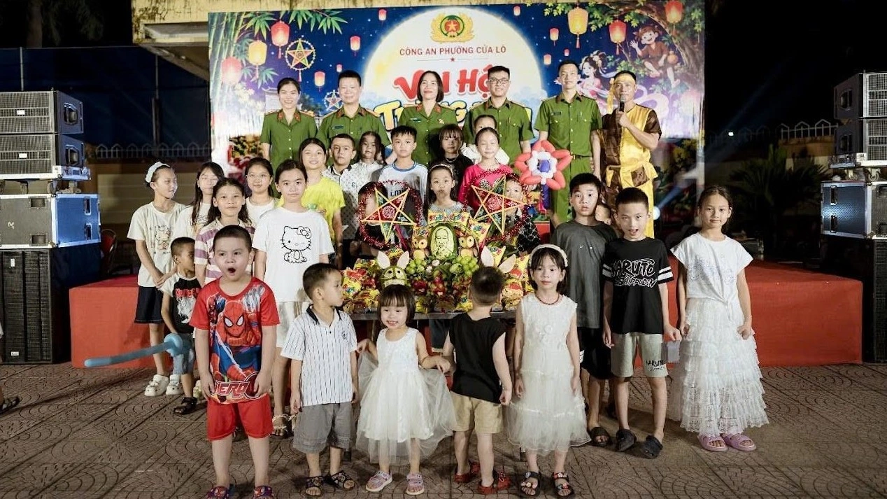 Công an phường Cửa Lò tổ chức Chương trình “Vui hội trăng rằm - kết nối yêu thương”