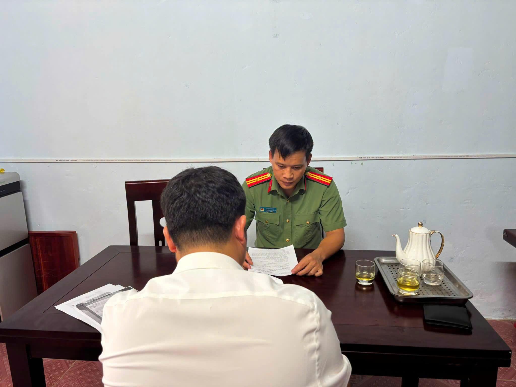 Công an xã Tam Đồng, tỉnh Nghệ An xử phạt 7,5 triệu đồng trường hợp “báo chốt” trên mạng xã hội