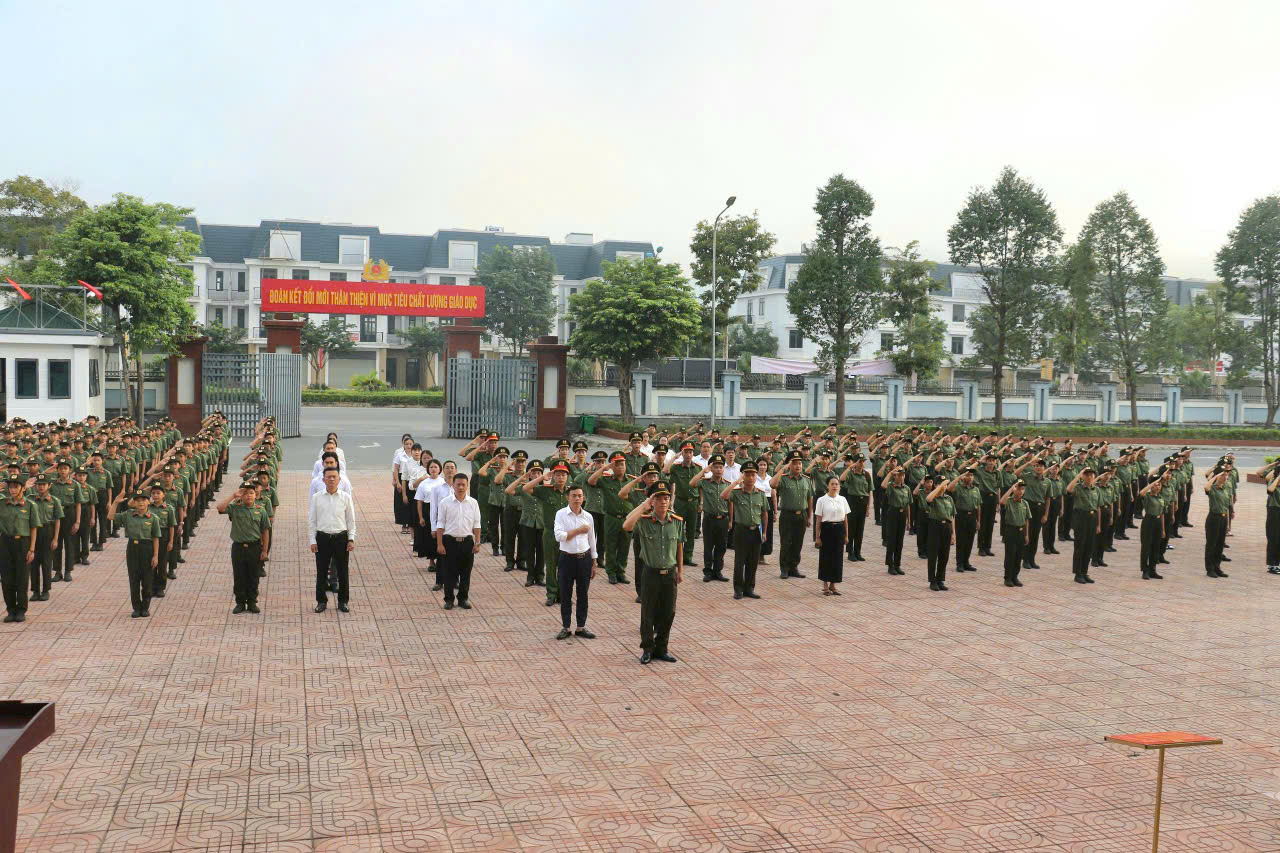 Trường Văn hoá Công an nhân dân VI: Phát động phong trào thi đua “Ba nhất: Kỷ luật nhất - Trung thành nhất- Gần dân nhất”