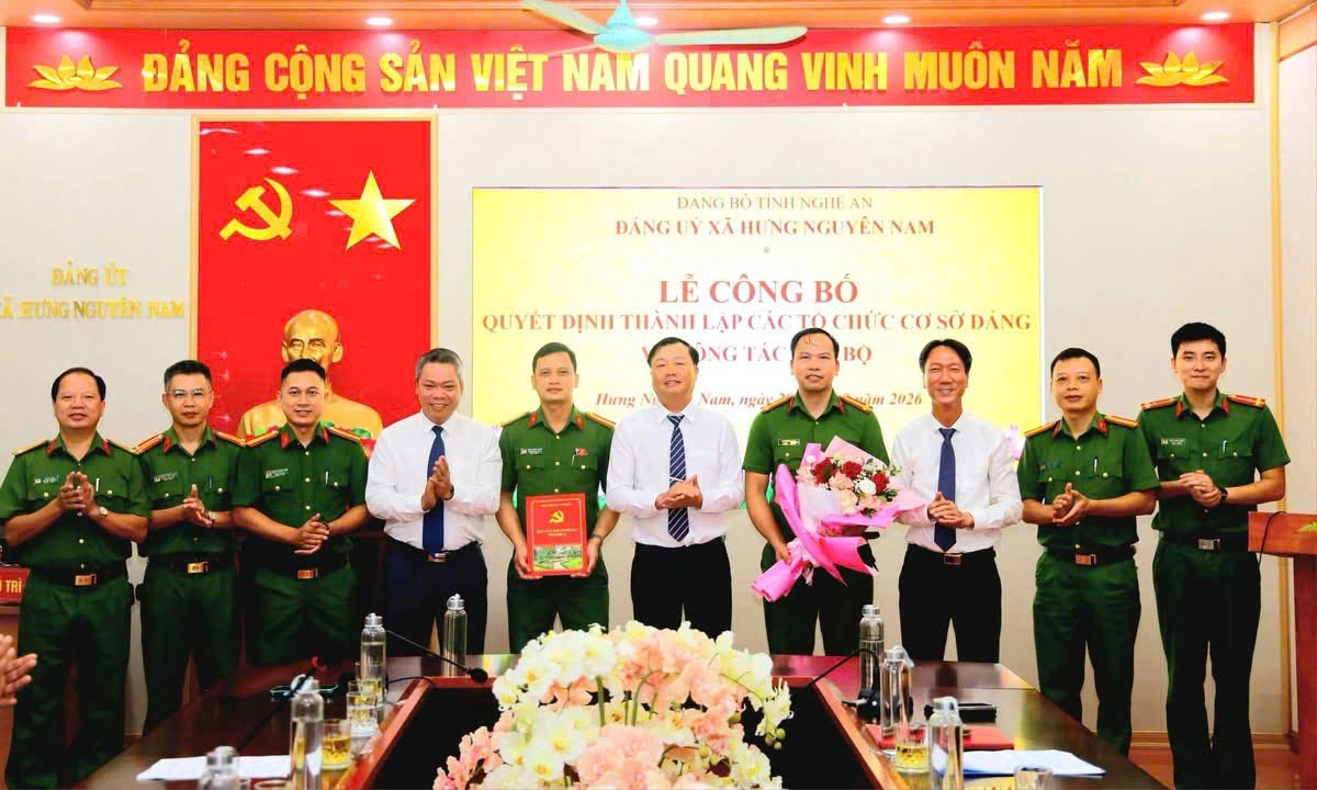 Công bố quyết định thành lập Đảng bộ Công an xã Hưng Nguyên Nam