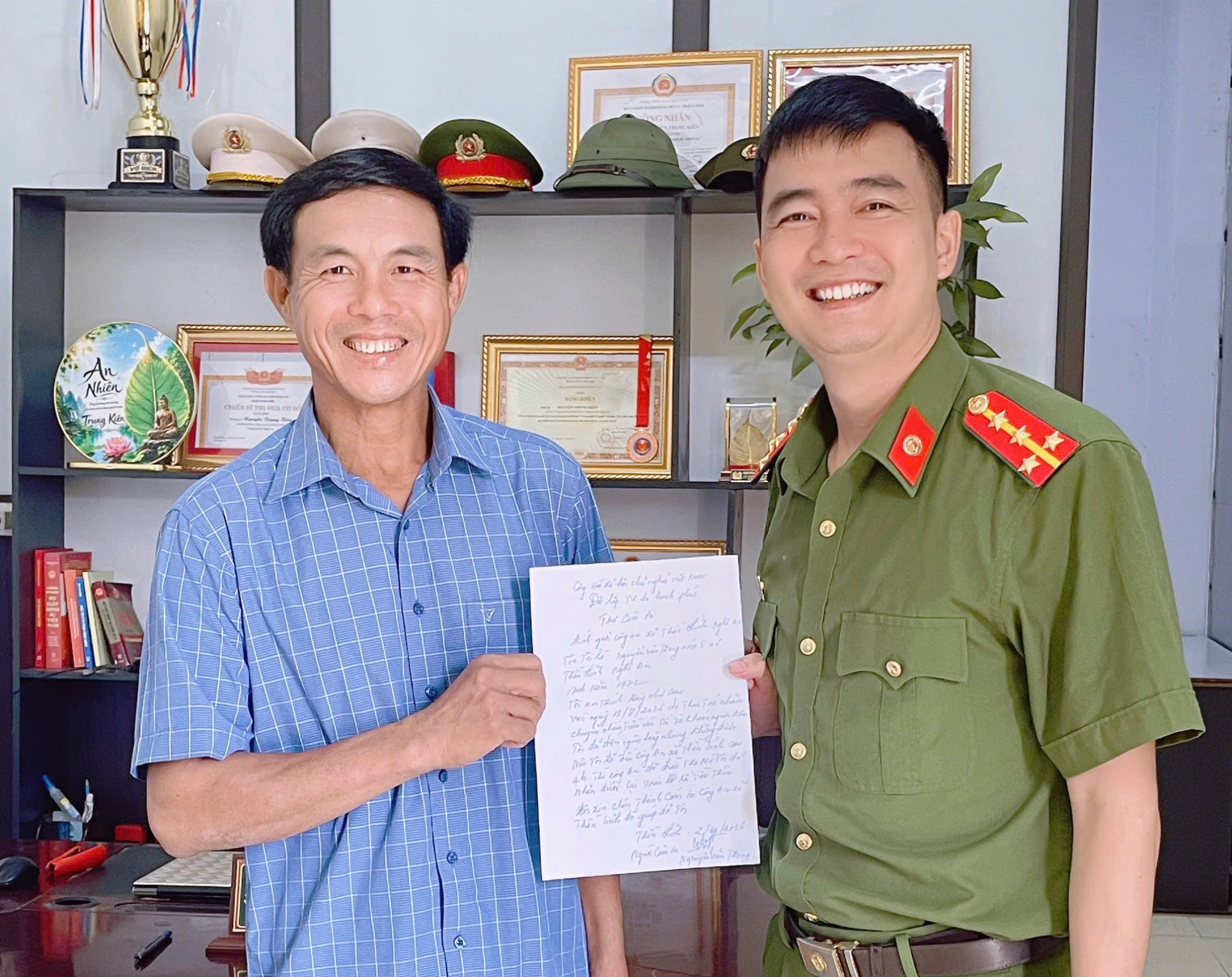 Công an xã Thần Lĩnh giúp người dân nhận lại 15 triệu đồng chuyển nhầm