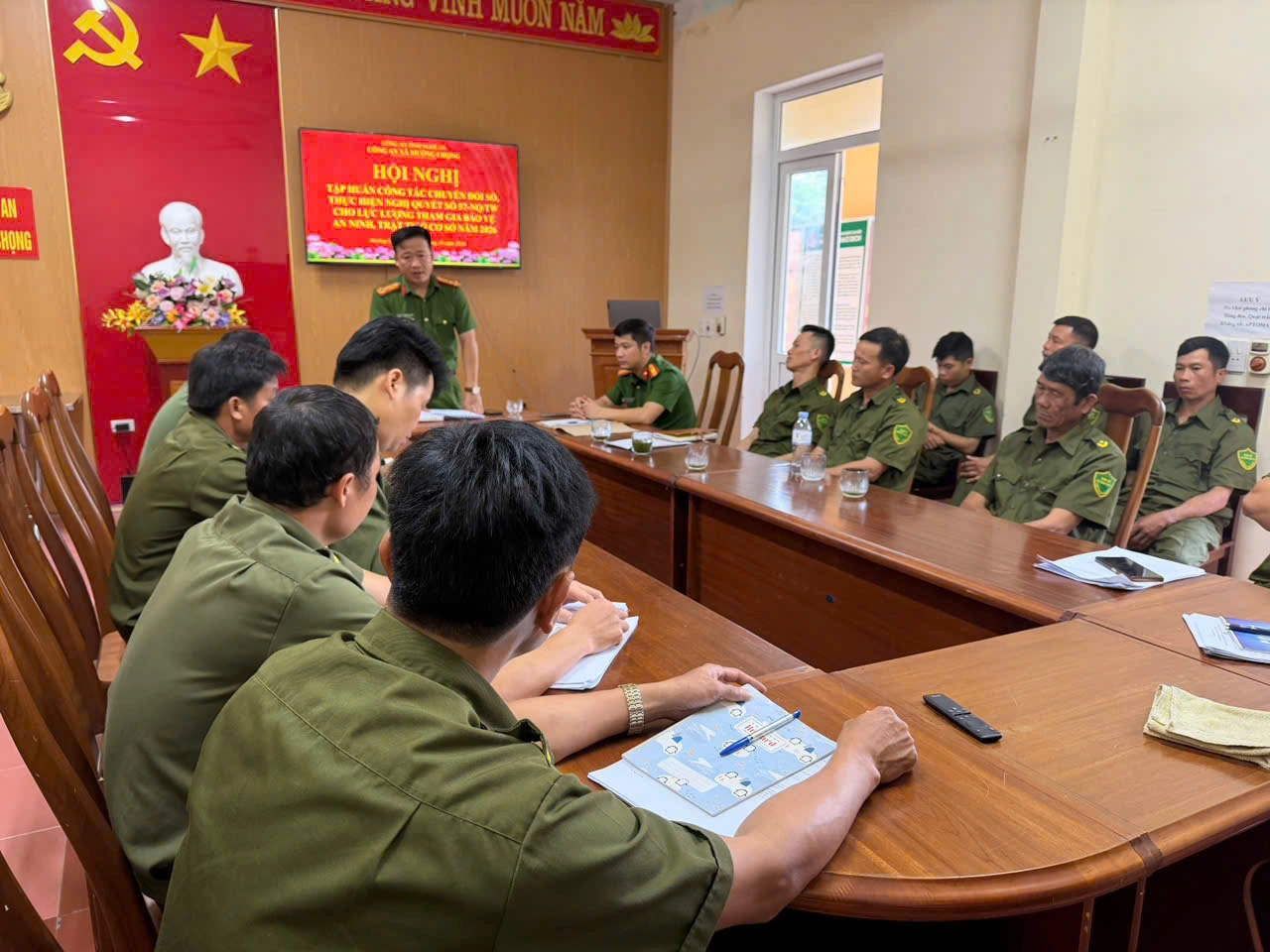 Công an xã Mường Chọng tập huấn công tác chuyển đổi số