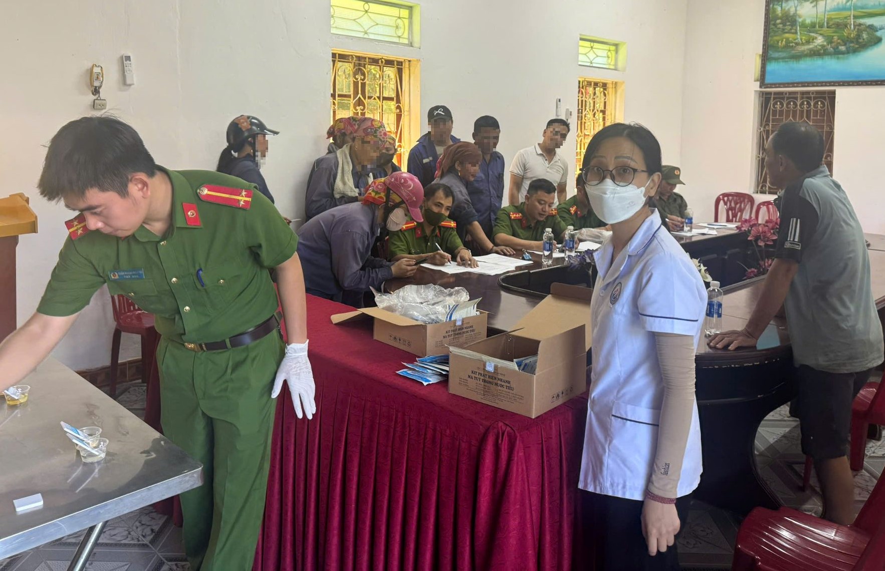Hơn 300 lao động được kiểm tra, test nhanh ma túy