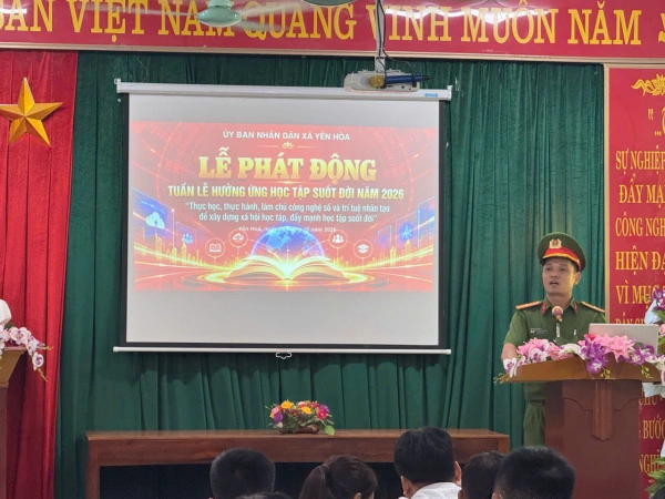 Công an xã Yên Hòa tuyên truyền kỹ năng số, sử dụng AI và phòng ngừa lừa đảo trên không gian mạng