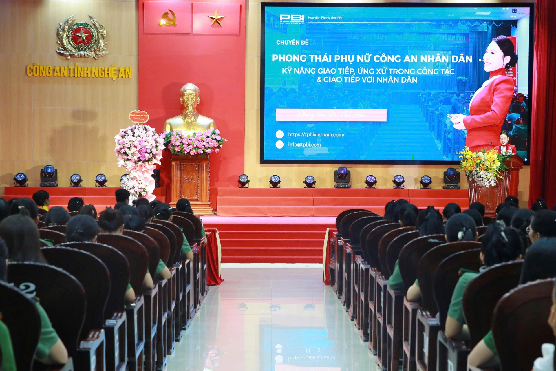 Công an tỉnh Nghệ An tổ chức Hội nghị chuyên đề về “Phong thái của người phụ nữ hiện đại; kỹ năng ứng xử trong công tác và giao tiếp với Nhân dân”