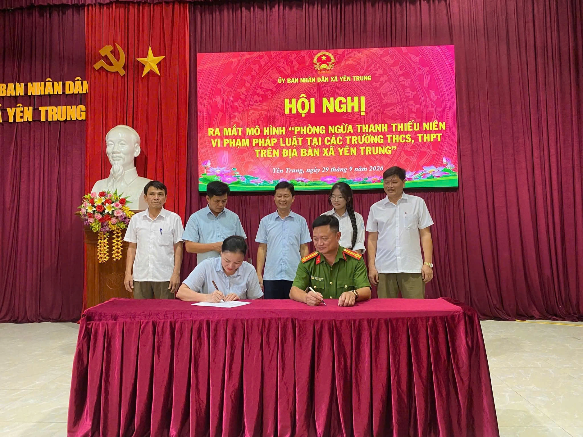 Công an xã Yên Trung ra mắt mô hình “Phòng ngừa thanh thiếu niên vi phạm tại các trường THCS, THPT”
