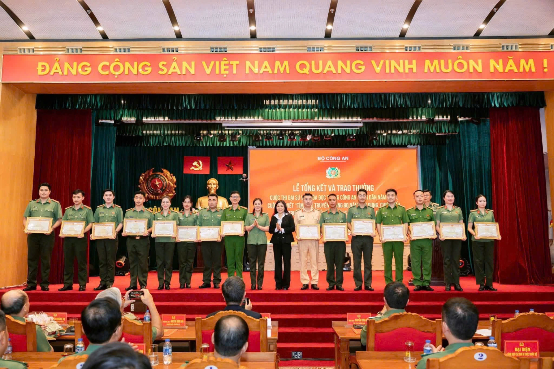 Công an Nghệ An đạt 06 giải tại cuộc thi viết tìm hiểu truyền thống 80 năm Lực lượng An ninh nhân dân
