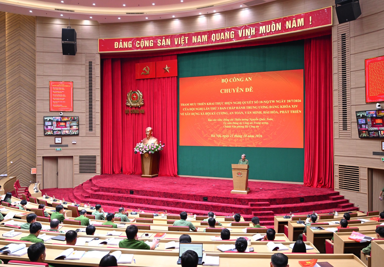 Khai giảng Lớp bồi dưỡng công tác tham mưu Công an nhân dân năm 2026