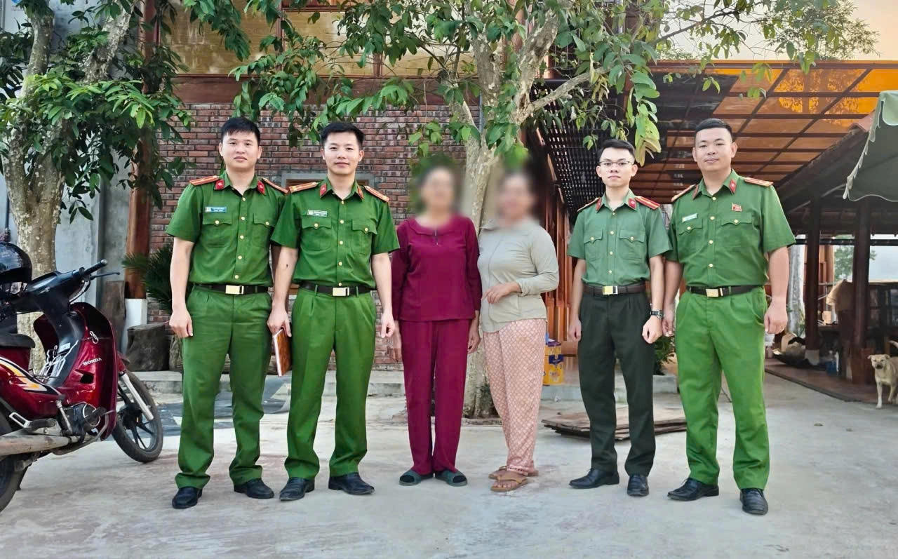 Công an xã Nghĩa Thọ hỗ trợ đưa người phụ nữ đi lạc trở về nhà an toàn