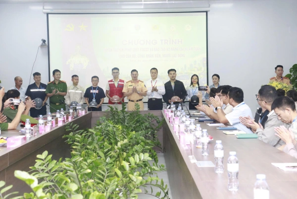 Phòng Cảnh sát giao thông Công an tỉnh: Lan tỏa văn hóa giao thông an toàn trong doanh nghiệp