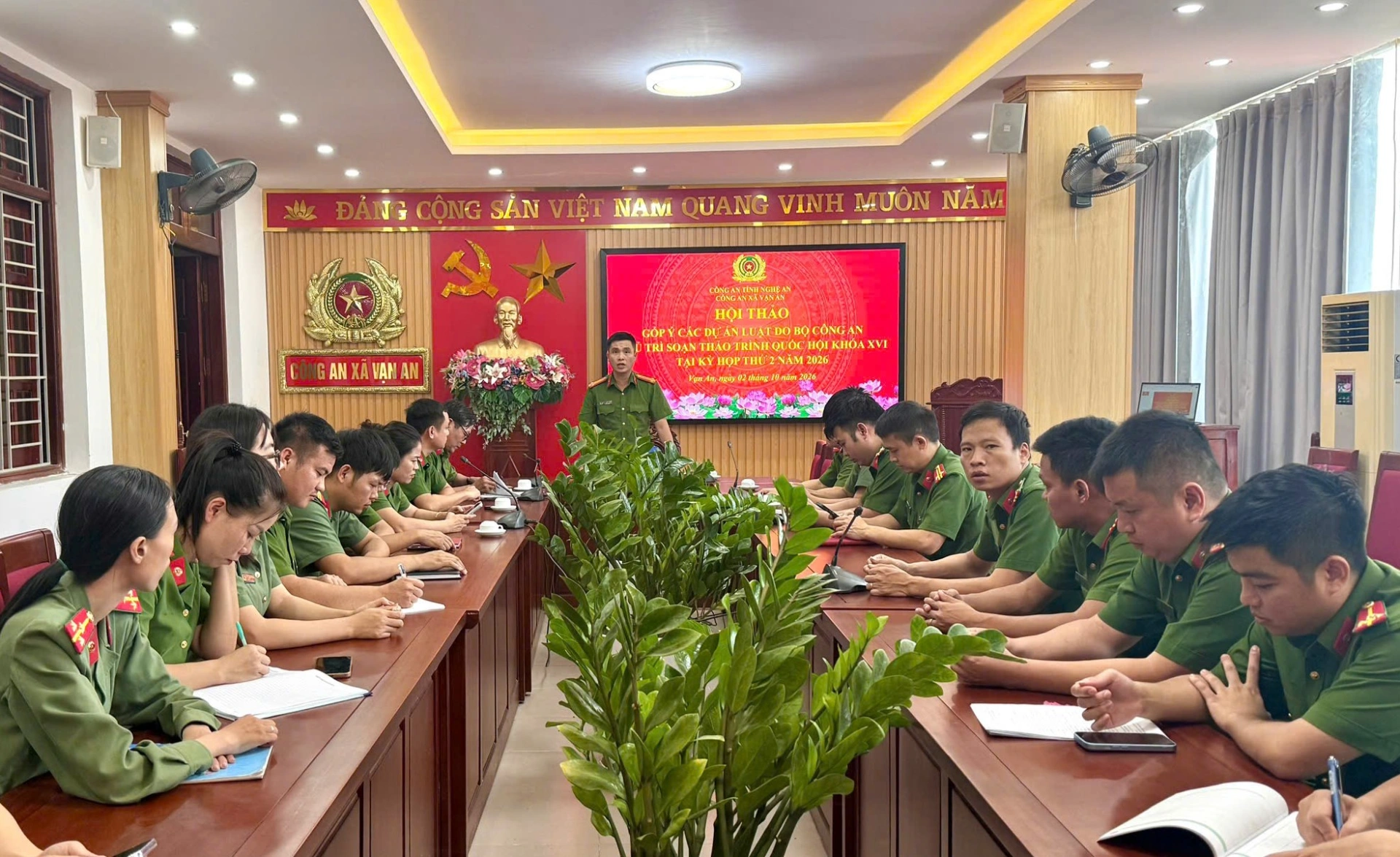 Công an xã Vạn An tổ chức Hội thảo góp ý 07 dự án luật