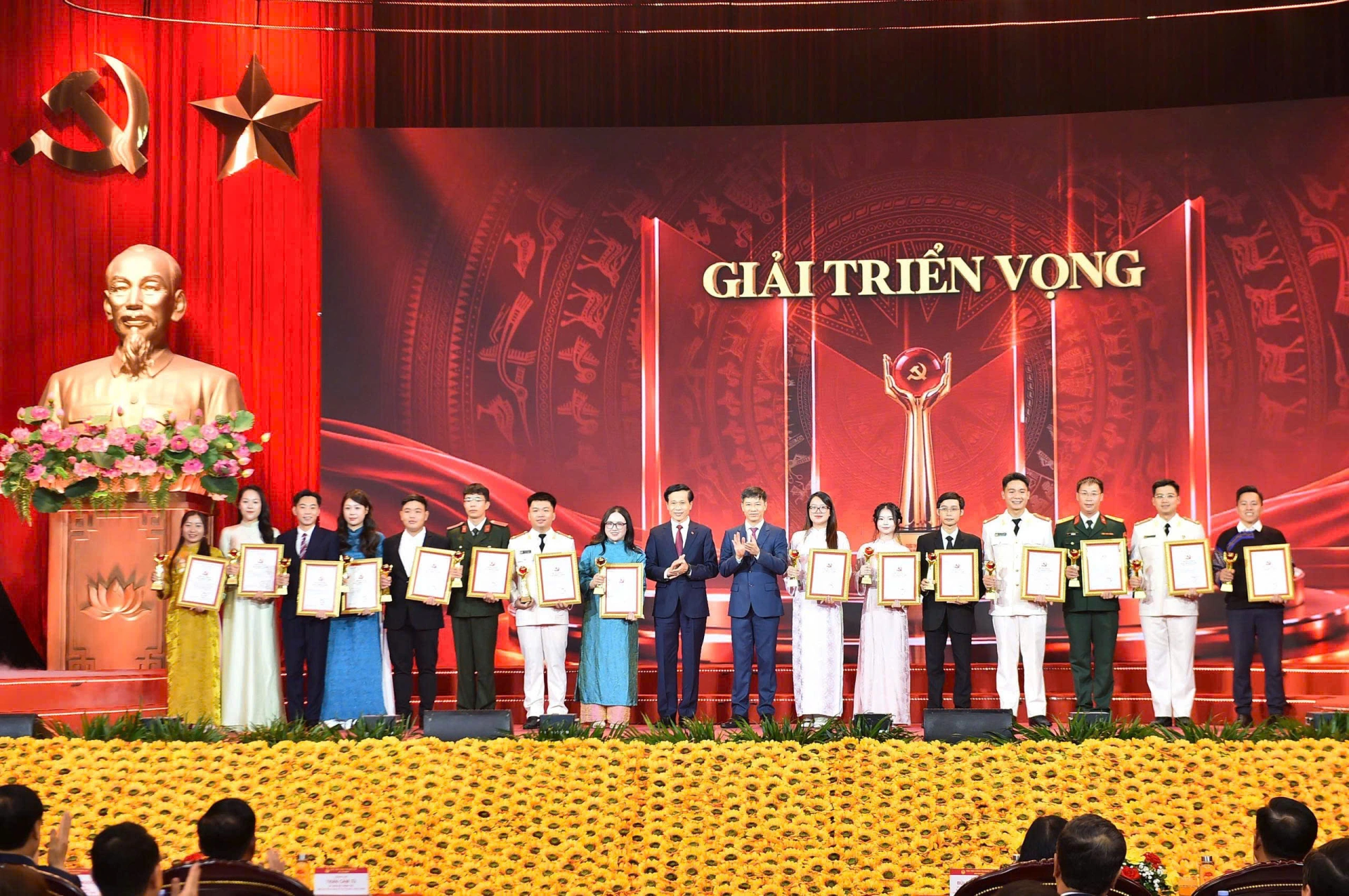 Công an tỉnh Nghệ An có nhóm tác giả đạt giải Cuộc thi chính luận về bảo vệ nền tảng tư tưởng của Đảng lần thứ sáu, năm 2026