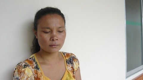 Cha dượng đánh con dập tinh hoàn