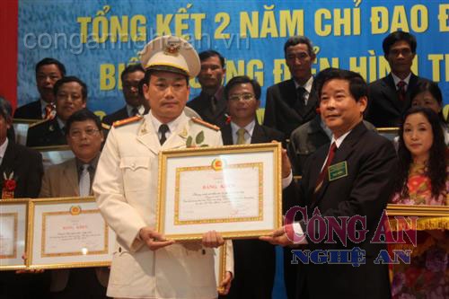 Cần nhiều gương sáng học và làm theo Bác