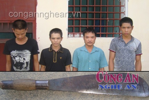 Nhóm côn đồ chém người vô cớ