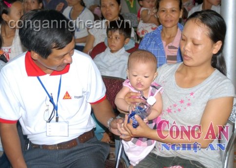 “Hạnh phúc là khi nhìn thấy các em cười”
