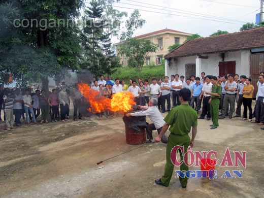 Huấn luyện PCCC trong các trường học