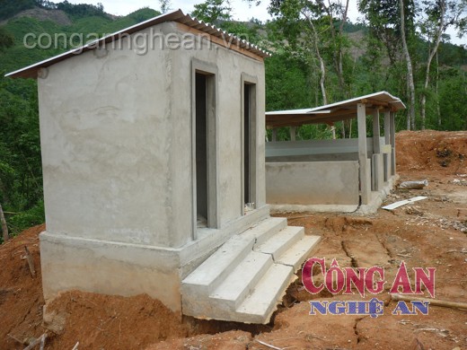 Sụt lún nền nhà, tính mạng người dân bị đe dọa