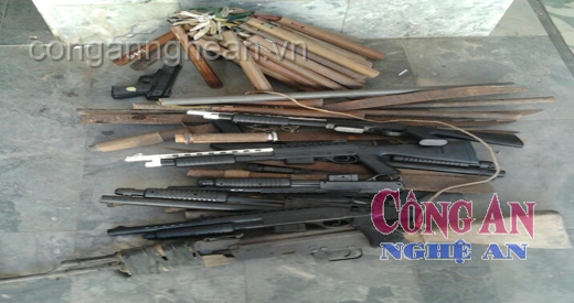 Thu hồi nhiều vũ khí, vật liệu nổ, công cụ hỗ trợ
