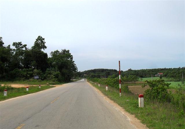 Trộm biển báo giao thông bán sắt vụn