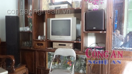 Những chuyện phi lý ở một xóm nghèo