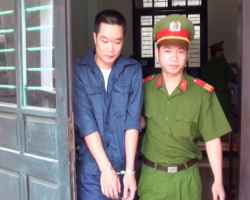 Video: Án tù cho kẻ đâm chết bạn