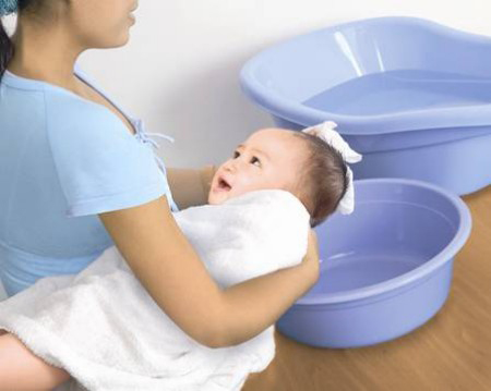 Cách tắm bé an toàn khi trời lạnh 1