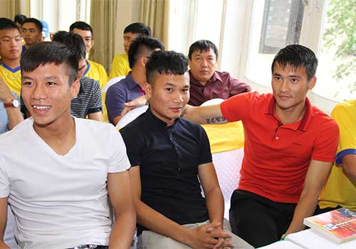 Công Vinh muốn kết thúc sự nghiệp ở SLNA, Bóng đá Việt Nam, Bóng đá, cong vinh, slna, CĐV SLNA, cong vinh sang nhat, cong vinh xuat ngoai, song lam nghe an, huu thang, hlv huu thang, vleague, bong da viet nam, tin chuyen nhuong, bong da viet nam, bong da, bongda, bao bong da, bong da 24h, bong da so, tin bong da, ket qua bong da, lich thi dau bong da, bang xep hang bong da, bao