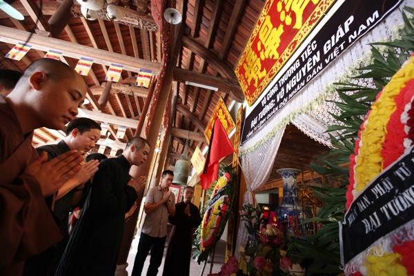 Võ Nguyên Giáp, cờ rủ