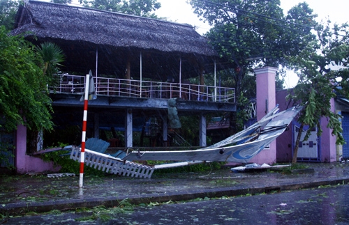 Miền Trung, tan hoang, bão Miền Trung, tan hoang, bão