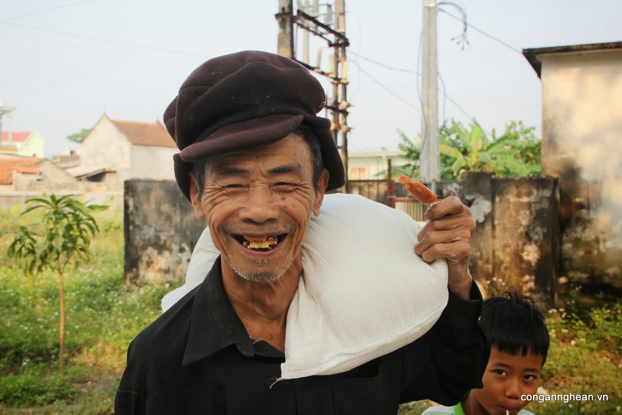 Qua cơn hoạn nạn mới hiểu tận lòng nhau