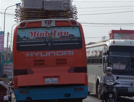 Xe BKS Lào hoạt động lộn xộn tại Nghệ An