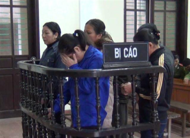 Buôn tiền giả, 4 phụ nữ lĩnh án