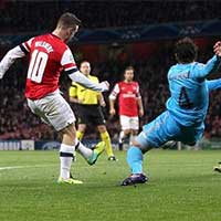 Arsenal biiến Marseille thành trẻ con tại Emerates