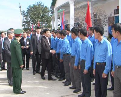 Chủ tịch nước gặp mặt Đội Quy tập Bộ CHQS tỉnh Nghệ An tại Lào
