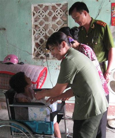 Tích cực đẩy mạnh các phong trào thi đua 