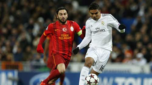 Real – Galatasaray: 10 người hay hơn 11