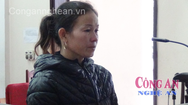 Vợ buôn ma túy cho chồng nghiện xài