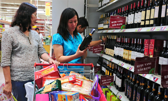 Tết nghèo, dân bóp bụng trữ hàng sớm