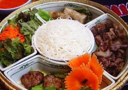 'Ăn bẩn sống lâu': Bi kịch trên mâm cơm người Việt