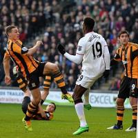Hull - MU: Vận may mỉm cười