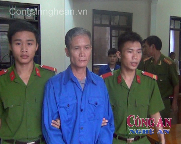 Dùng búa đinh giết vợ lĩnh án 20 năm tù