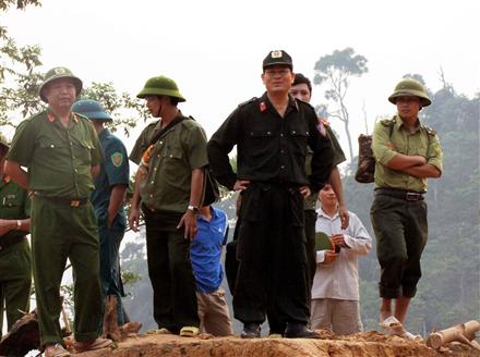Một lần 'xuyên rừng' Pù Huống