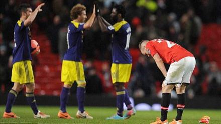 MU – Swansea: Thẻ đỏ ác mộng