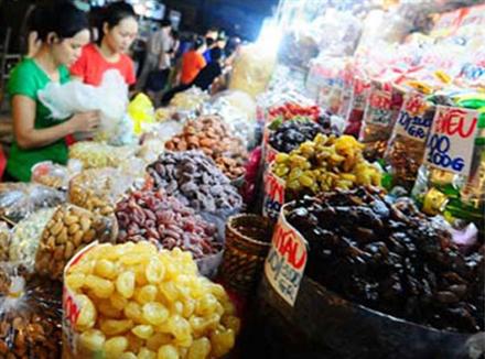 Hoa quả khô Trung Quốc đợi tết hại người Việt