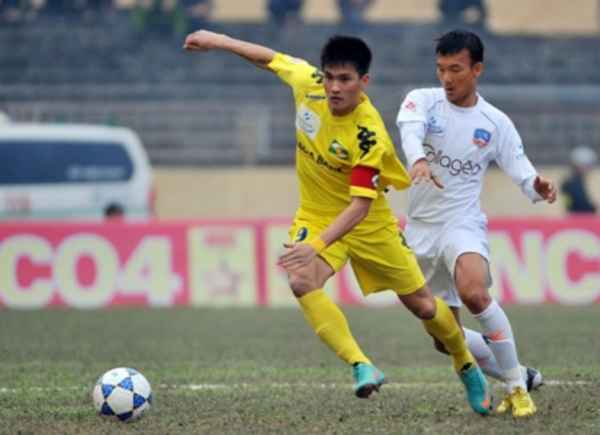 Công Vinh đang thể hiện là thủ lĩnh của SLNA