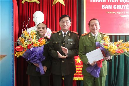 365 ngày trên mặt trận hiểm nguy