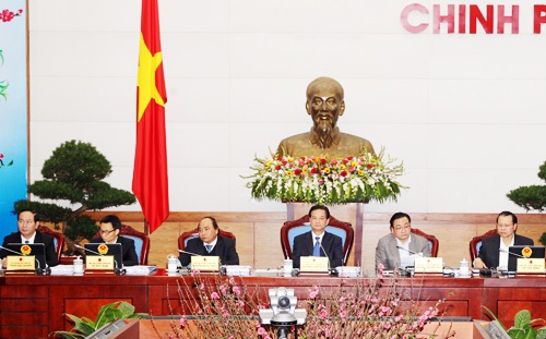 Giữ vững an ninh, quan tâm Tết cho người nghèo, người có công